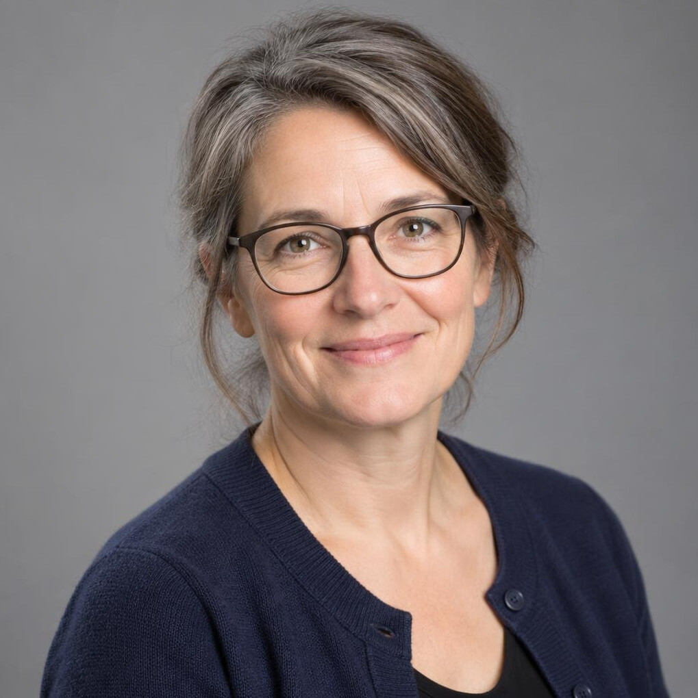 Portrait d'une femme suisse d'une cinquantaine d'années, archiviste audiovisuelle